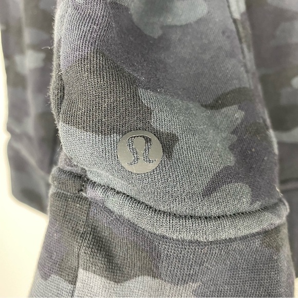 Lululemon Scuba Crew size 8 Incognito Camo Grey Black Pullover Sweatshirt - Picture 9 of 9